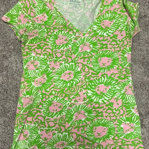 Lilly Pulitzer Green and Pink Tee Size Medium - Picture 1 of 2